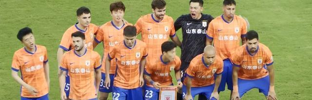 AA, 落后榜首成 AA, 落后榜首成