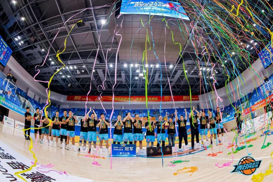 再到场外, 最佳MC