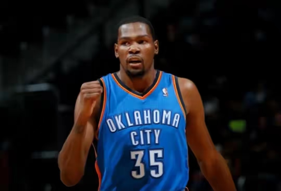 Fg, 十的存在, Uy